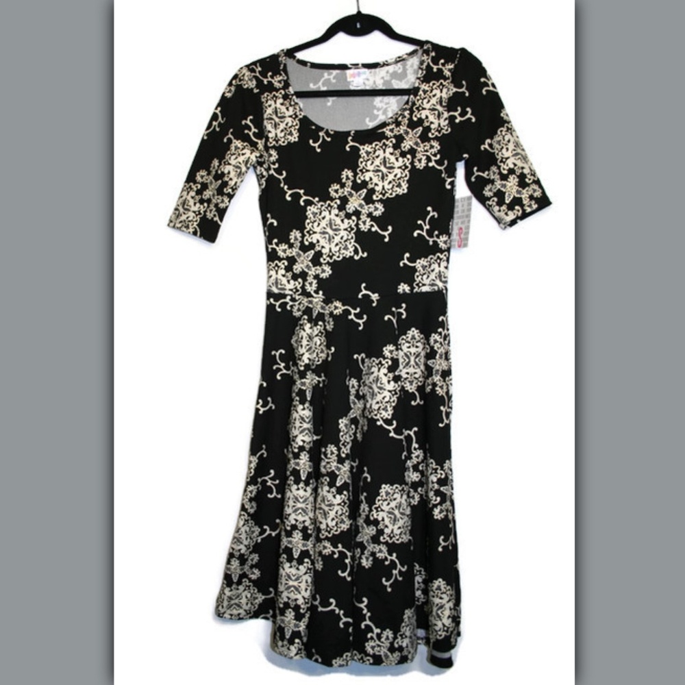 NWT Lularoe Elegant Nicole Small